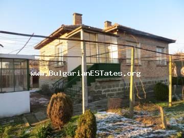Продаётся одноэтажный дом в деревне Трастиково, всего в 15 км от Бургаса.