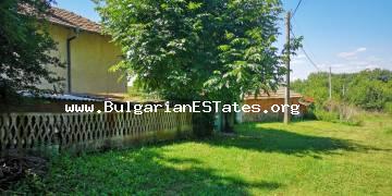 Выгодно продается двухэтажный дом в селе Загорци в 40 км от города Бургас и моря.
