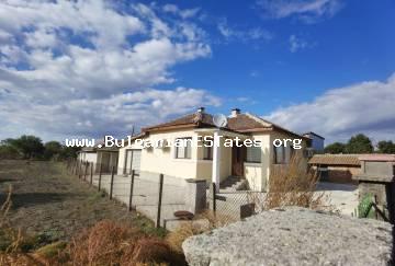 Продажа отремонтированного одноэтажного дома в селе Трастиково, всего в 15 км от города Бургас и моря. Отремонтированный дом в Болгарии.