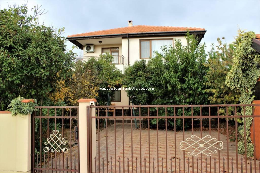 Купите новый и полностью меблированный двухэтажный дом в квартале Каменар (г. Каменар). Поморие), в 6 км от моря, Болгария!