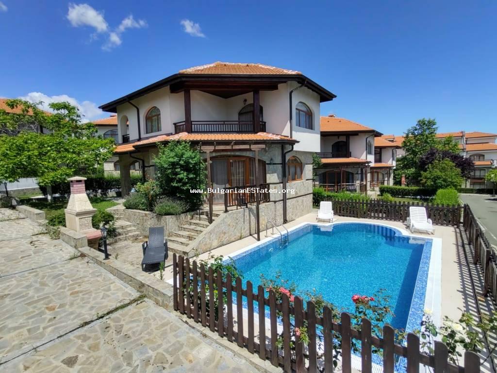 Купите новый и полностью меблированный двухэтажный дом в Ахелой, в 5км от моря, Болгария!