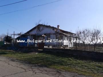 ТОП ПРЕДЛОЖЕНИЕ. Массивный одноэтажный дом на продажу в деревне Кубадин, всего в 50 км от города Бургас и моря.