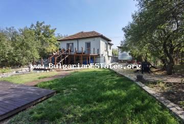 ТОП ПРЕДЛОЖЕНИЕ!!!! Продается двухэтажный отремонтированный дом в селе Княжево, всего в 7 км от города Елхово, в 100 км от города Бургаса и в 25 км от Турции. Недвижимость в Болгарии.